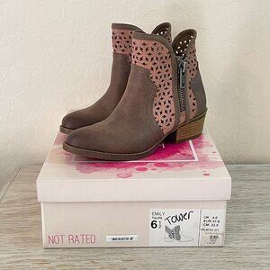 New Not Rated Emily Bootie Boot 6.5 Taupe Tan Brown Pink Cut Out Side Zippers